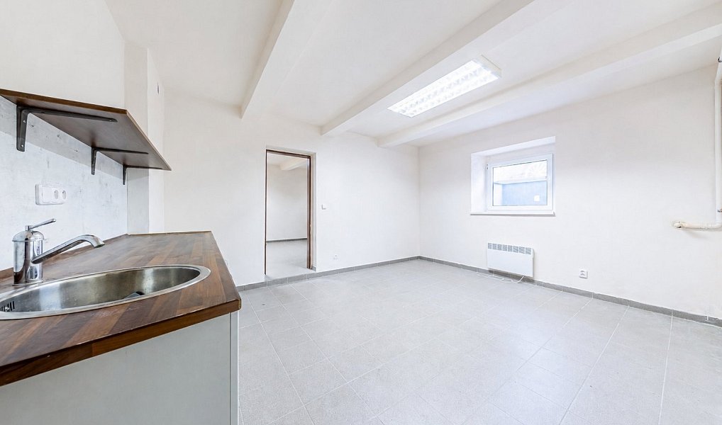 Prodej kanceláře 48 m², Praha – náhled fotky 2