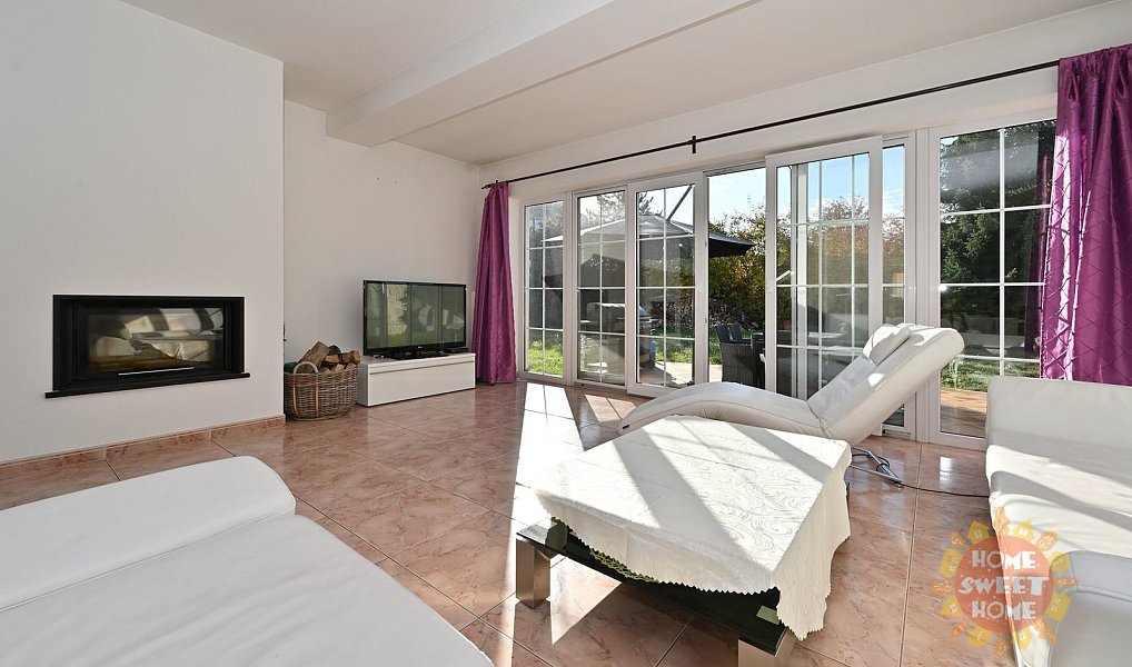 Pronájem domu 610 m² s pozemkem 747 m², Průhonice – náhled fotky 2