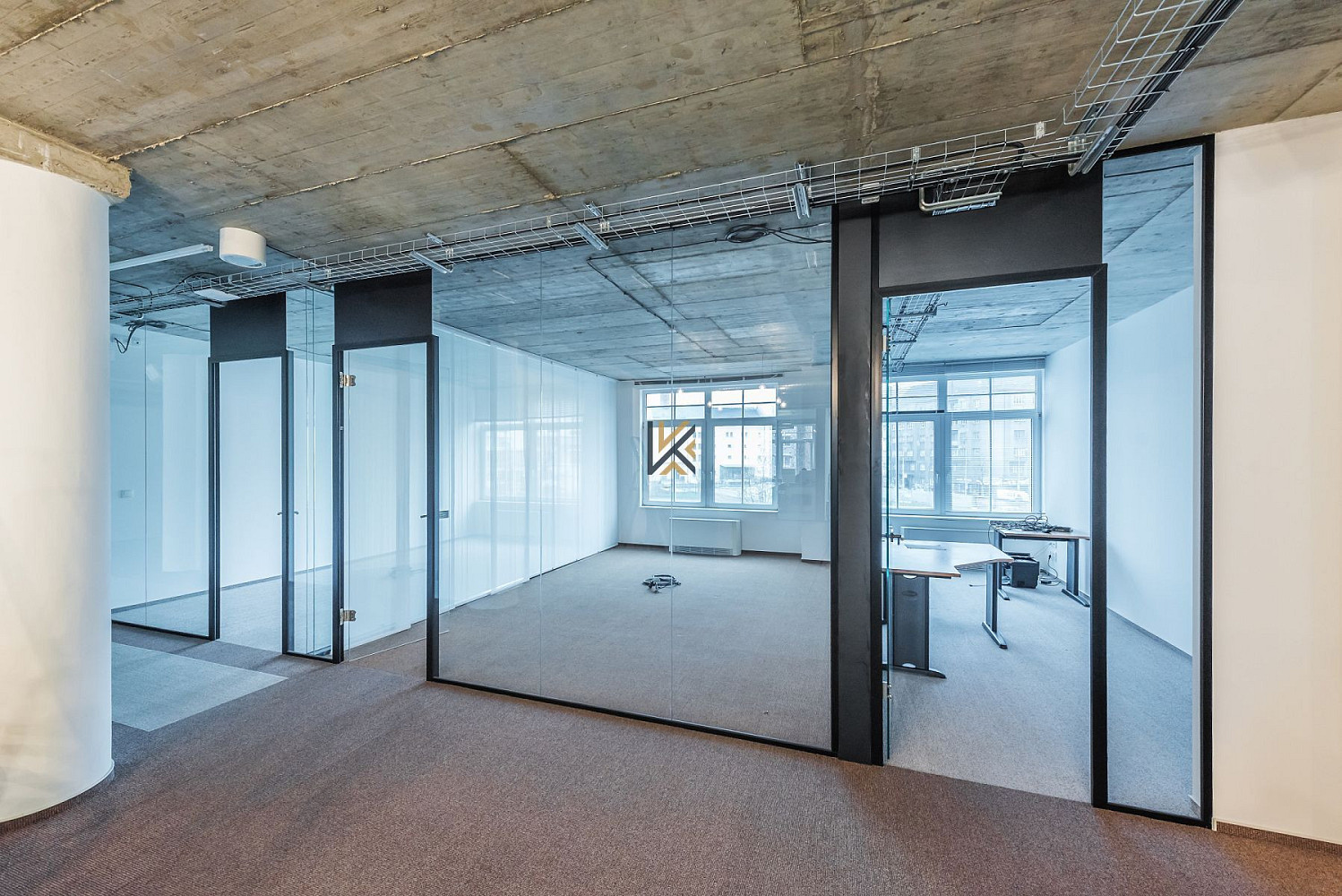 Pronájem kanceláře 565 m² – fotografie 4
