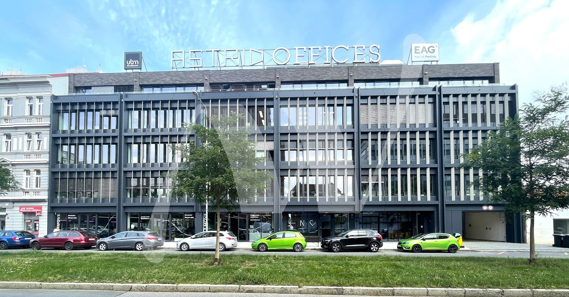 Pronájem kanceláře 840 m²