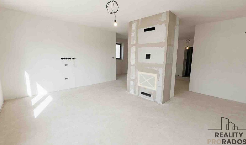 Prodej domu 194 m² s pozemkem 1 250 m², Svinošice – náhled fotky 2
