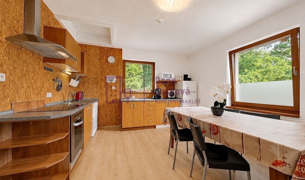 Prodej domu 210 m² s pozemkem 2 641 m², Rodvínov – náhled fotky 27