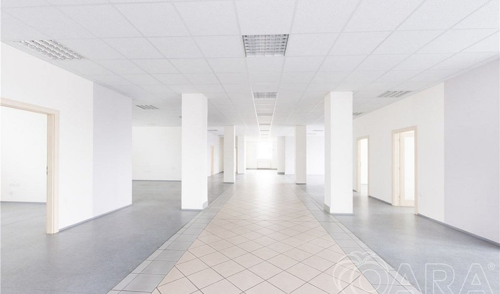 Pronájem kanceláře 549 m², Písek – náhled fotky 3