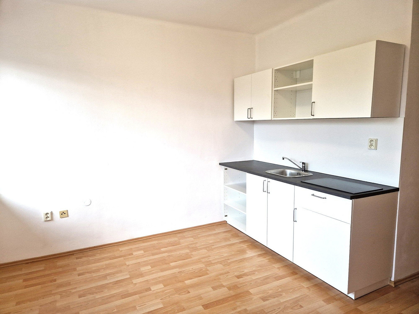 Pronájem bytu 1+kk 25 m² — photo 3