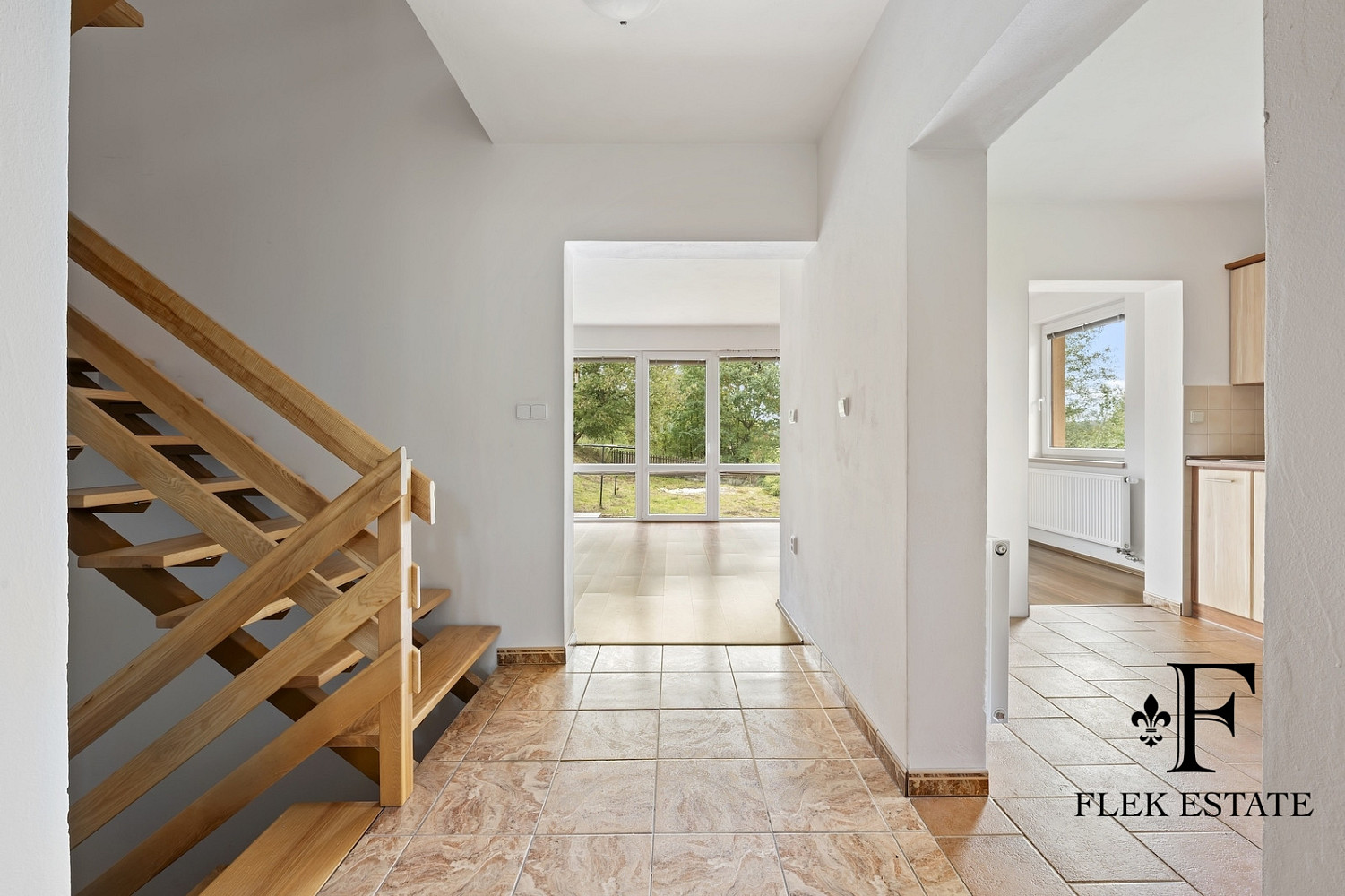 Prodej domu 180 m² s pozemkem 1 666 m² – fotografie 3