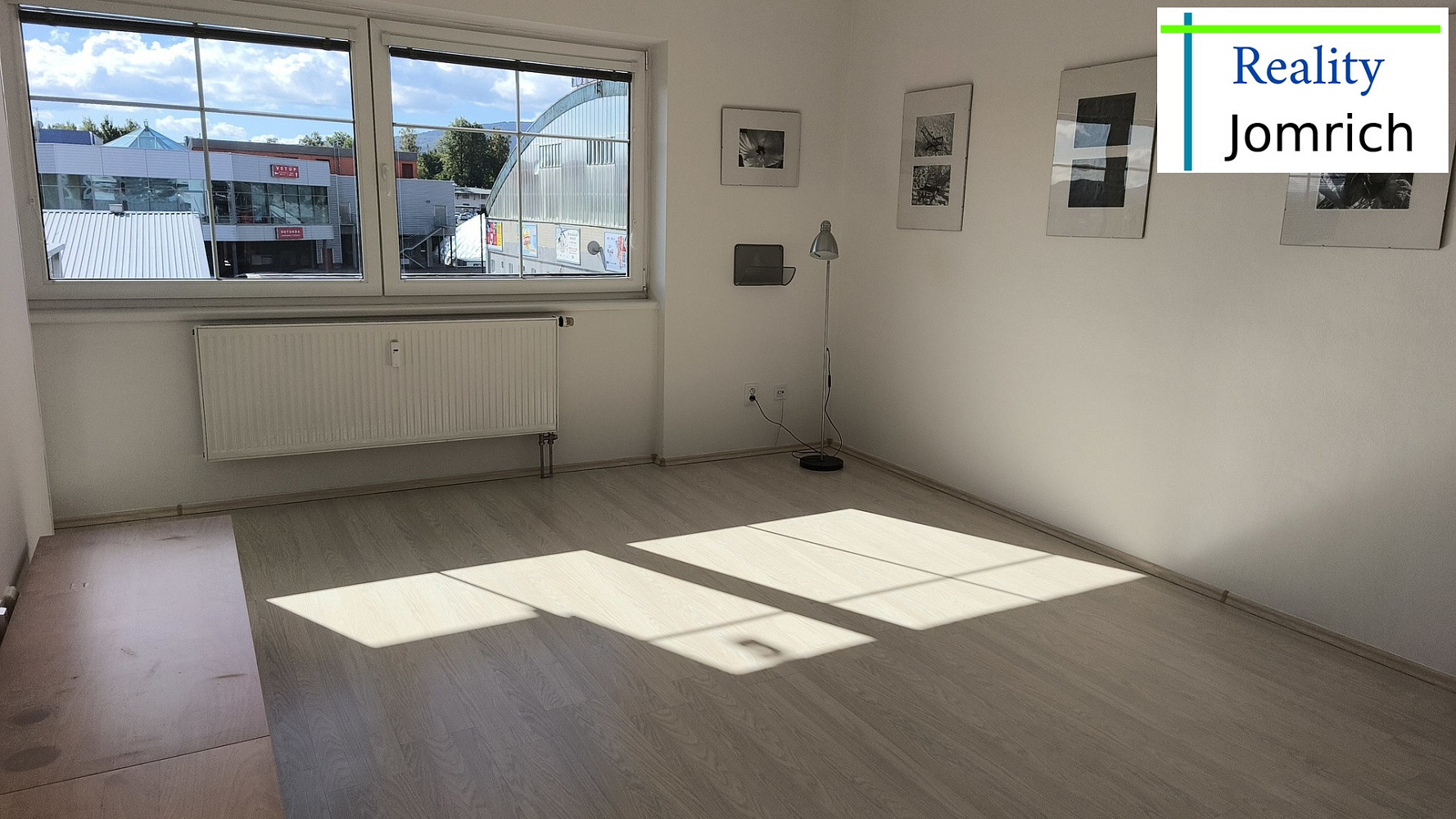Pronájem bytu 2+kk 58 m² – fotografie 3