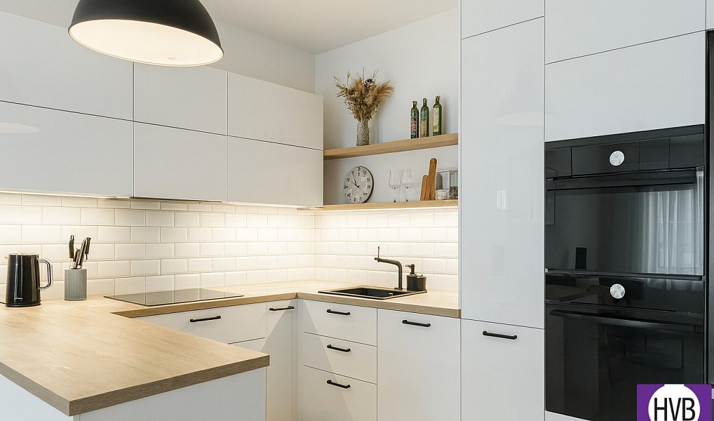 Pronájem bytu 3+kk 92 m², Praha – náhled fotky 3