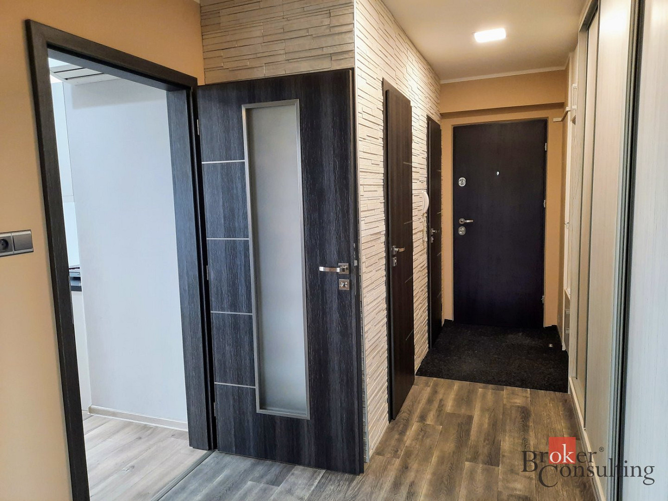Pronájem bytu 3+kk 62 m² – fotografie 4