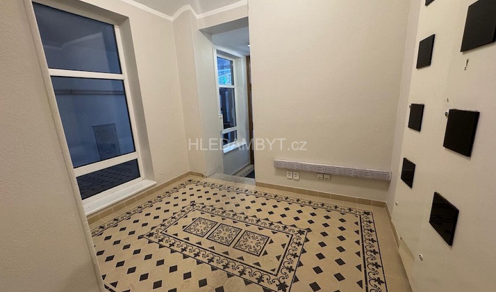 Pronájem bytu 2+1 76 m², Praha – náhled fotky 23