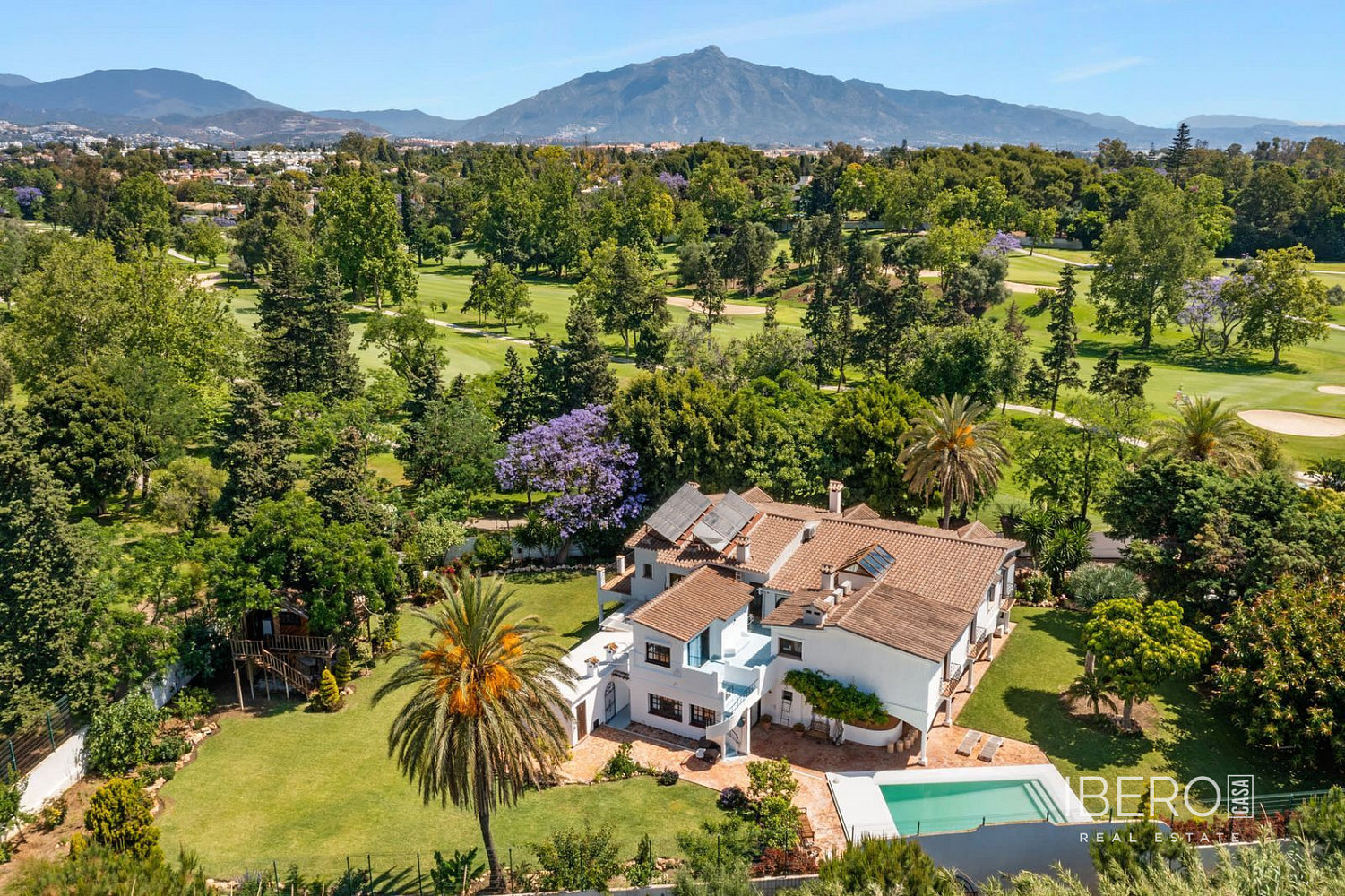 Prodej domu 555 m² s pozemkem 2 500 m², Guadalmina Baja