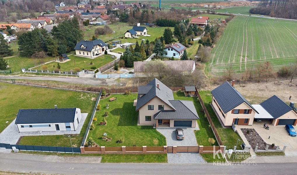 Prodej stavebního pozemku 1 257 m², Obruby – náhled fotky 10