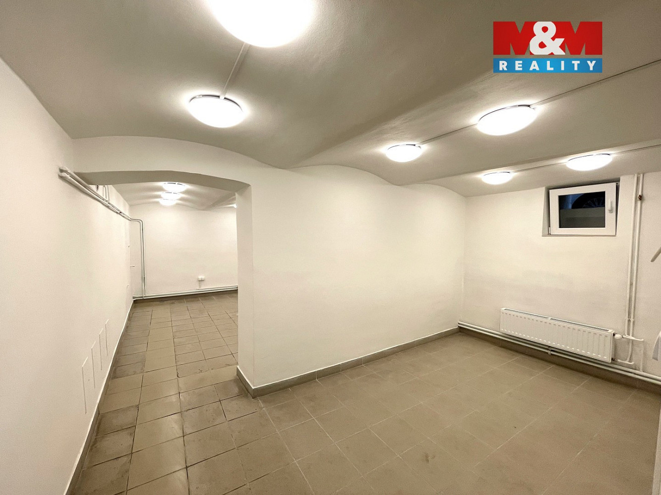 Pronájem obchodních prostor 100 m² — photo 2