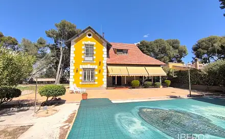 Prodej domu 450 m² s pozemkem 5 750 m², Yecla, Španělsko