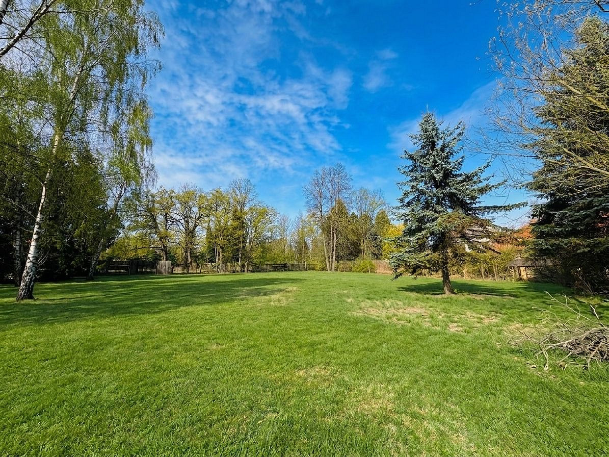 Prodej stavebního pozemku 9 747 m²