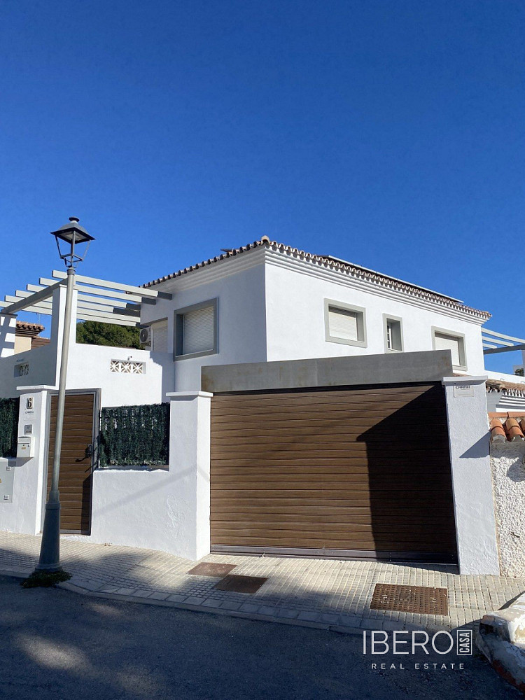 Prodej domu 421 m² s pozemkem 600 m²