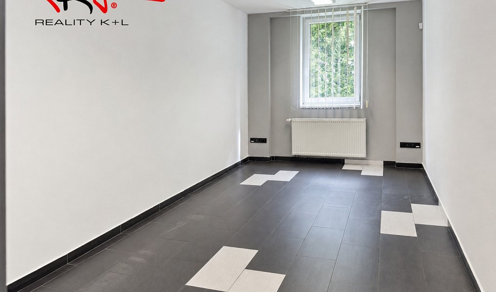 Pronájem kanceláře 32 m², Martiněves – náhled fotky 2