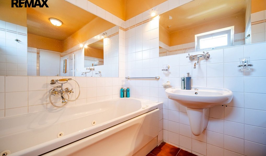 Prodej domu 412 m² s pozemkem 1 060 m², Doksy – náhled fotky 14