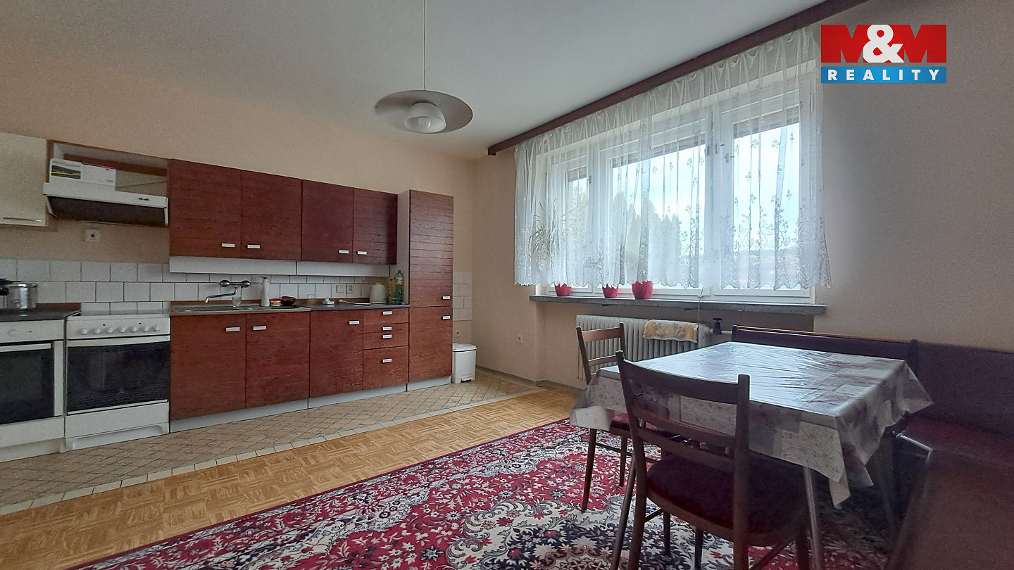 Prodej domu 240 m² s pozemkem 1 284 m² — photo 2