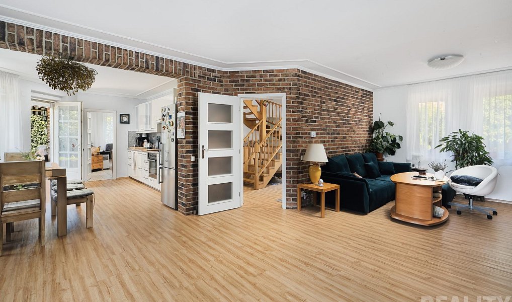 Prodej domu 320 m² s pozemkem 648 m², Jesenice – náhled fotky 10