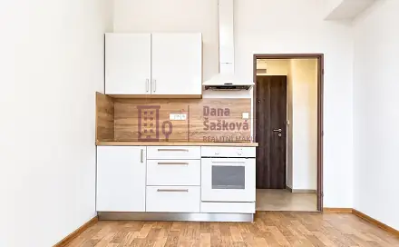 Pronájem bytu 1+kk 16 m², nám. Míru, Jindřichův Hradec - Jindřichův Hradec I