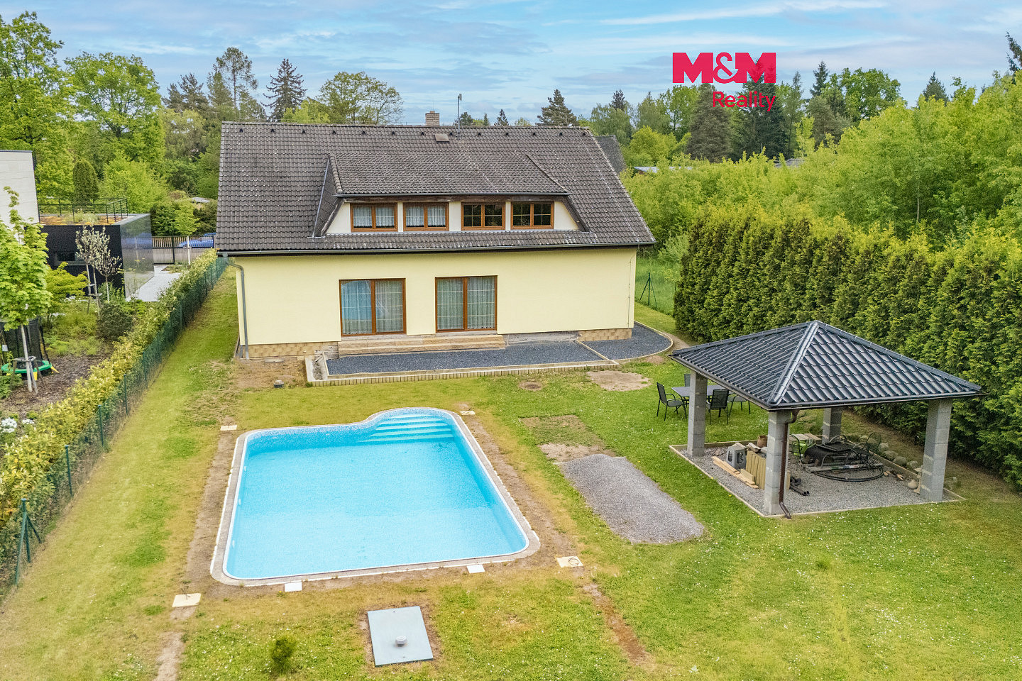 Prodej domu 230 m² s pozemkem 1 420 m²