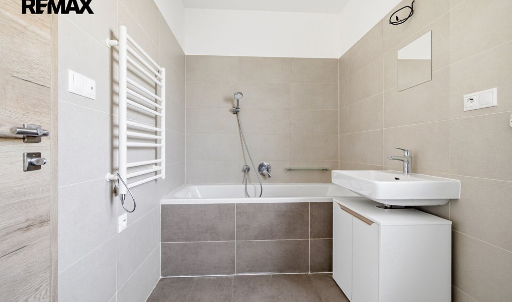 Prodej domu 85 m² s pozemkem 3 925 m², Tišice – náhled fotky 15