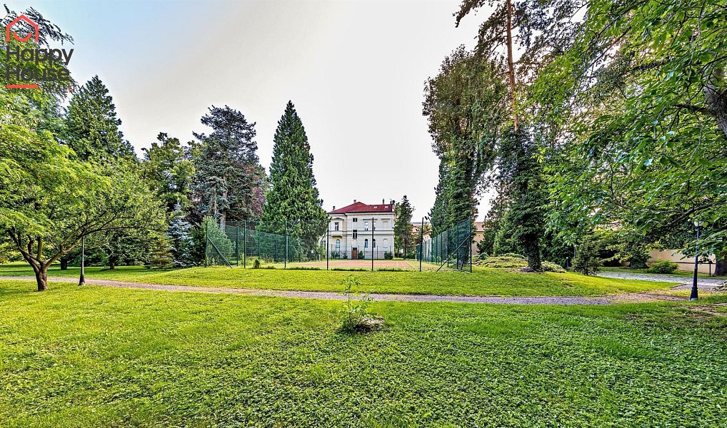Pronájem domu 827 m² s pozemkem 8 770 m², Praha – náhled fotky 22