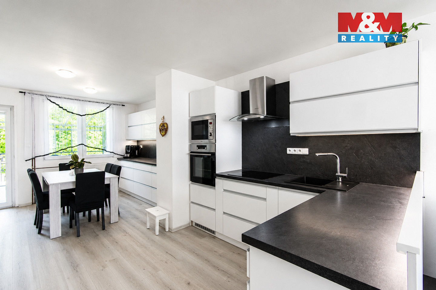 Prodej domu 170 m² s pozemkem 397 m² — photo 2