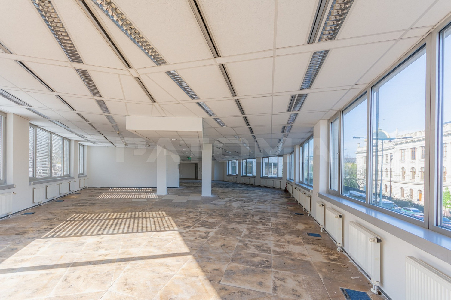 Pronájem kanceláře 480 m² – fotografie 2