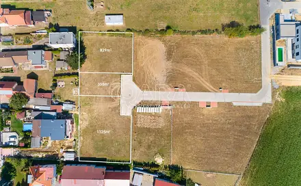 Prodej stavebního pozemku 2 304 m², Máchova, Vestec, okres Praha-západ