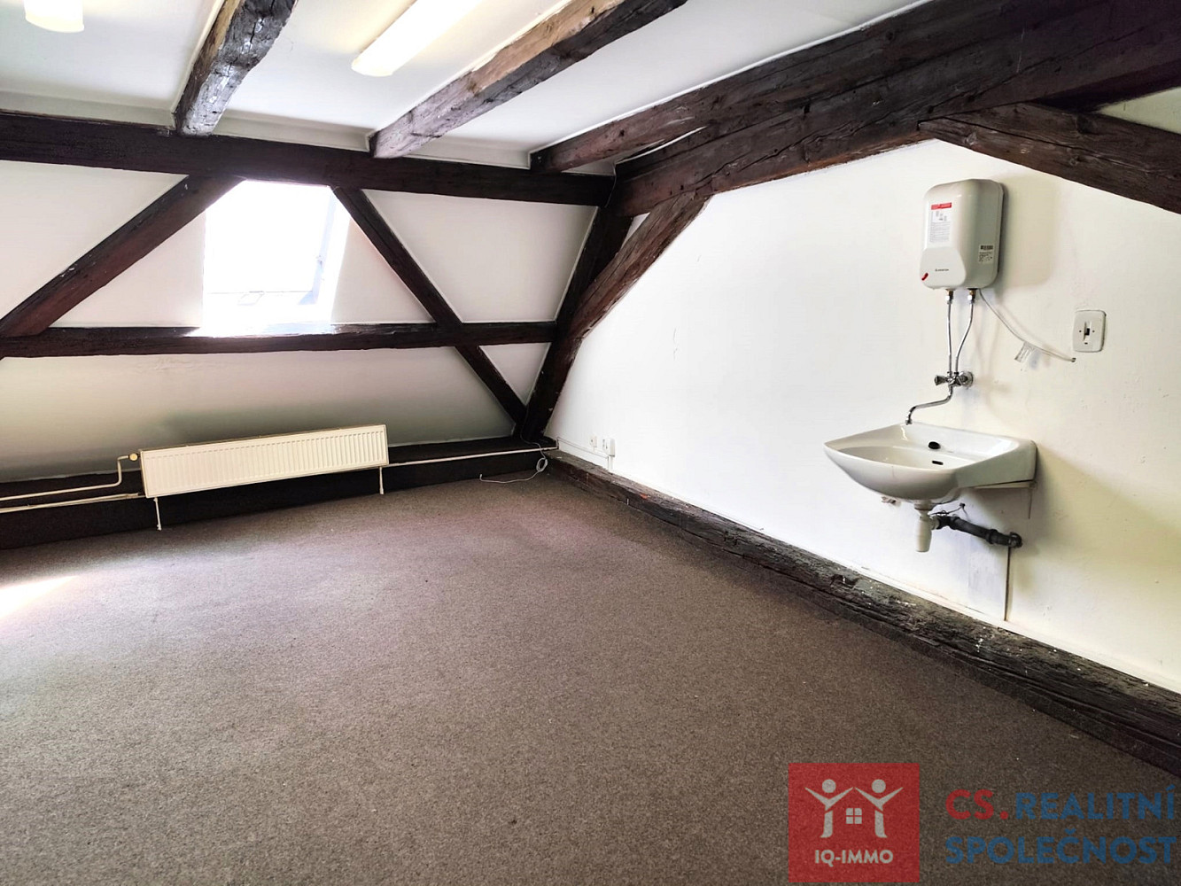 Pronájem obchodních prostor 33 m² — photo 2