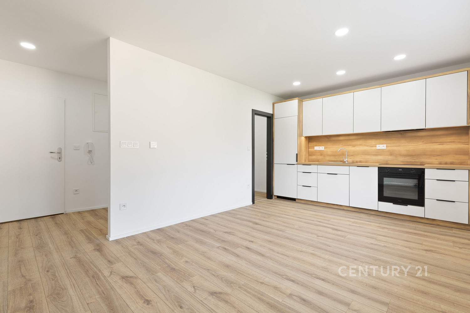 Pronájem bytu 2+kk 48 m² – pohled 3