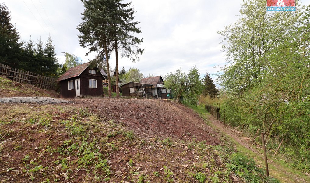 Prodej zahrady 674 m², Pnětluky – náhled fotky 9