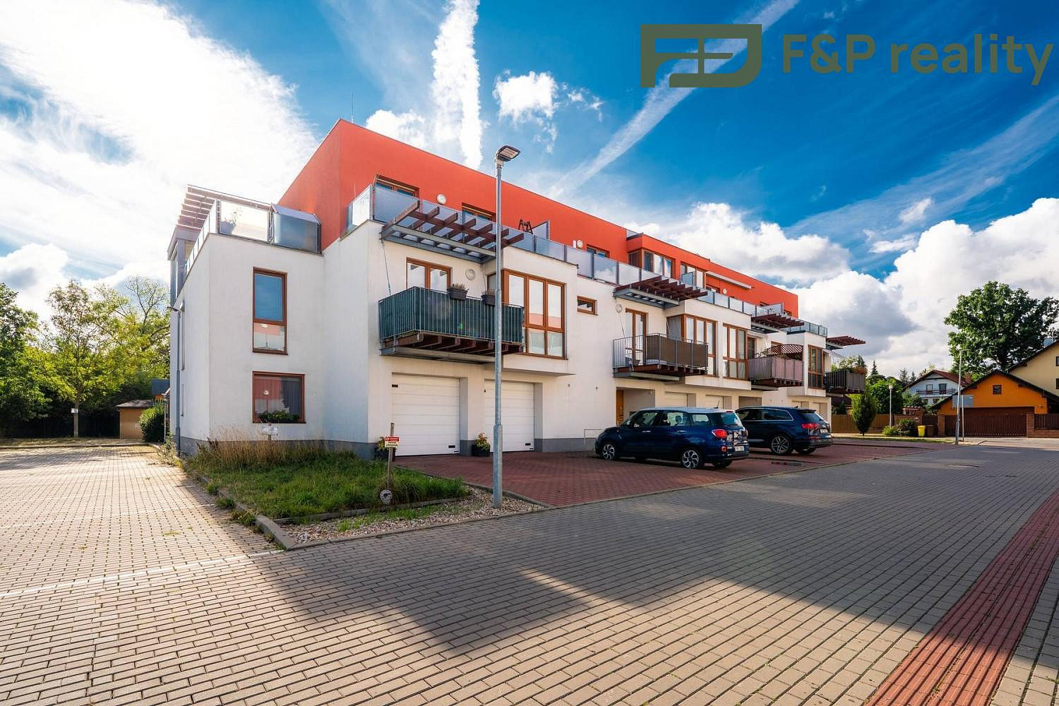 Pronájem bytu 4+kk 93 m²