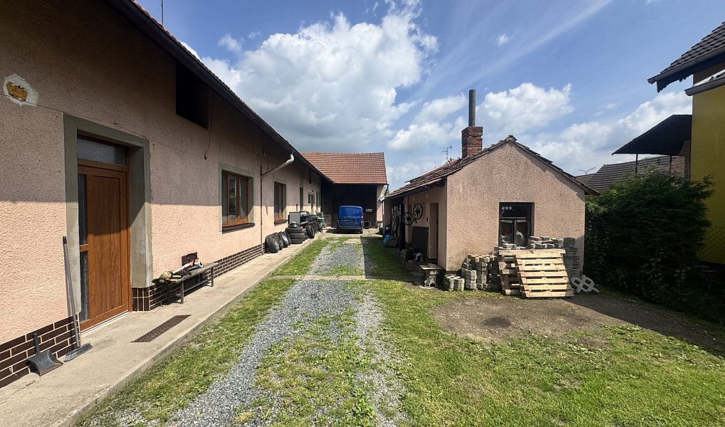 Prodej domu 161 m² s pozemkem 930 m², Lovčice – náhled fotky 22