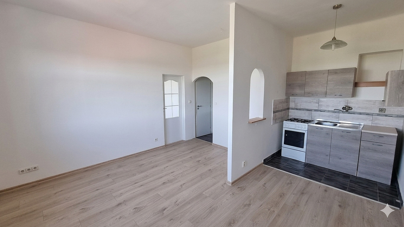 Pronájem bytu 2+kk 45 m² – fotografie 2