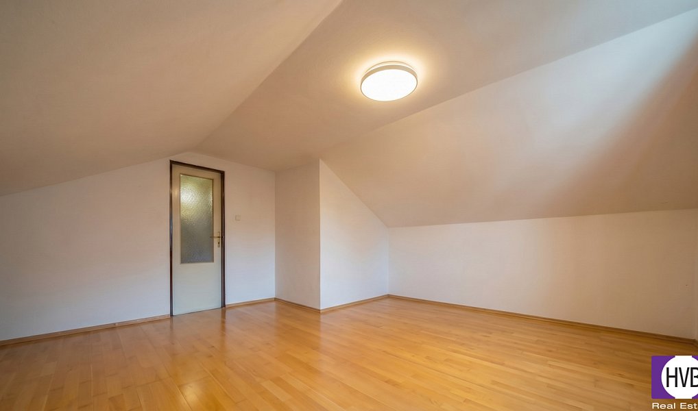 Prodej domu 170 m² s pozemkem 347 m², Holubice – náhled fotky 4