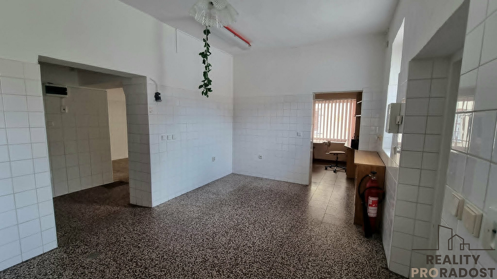 Pronájem obchodních prostor 70 m² – fotografie 4