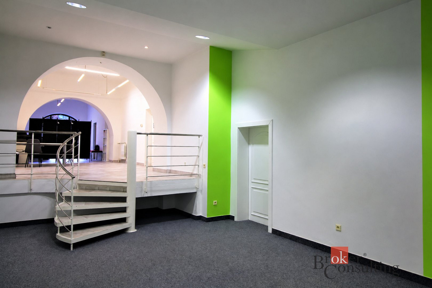 Pronájem kanceláře 130 m² – fotografie 4