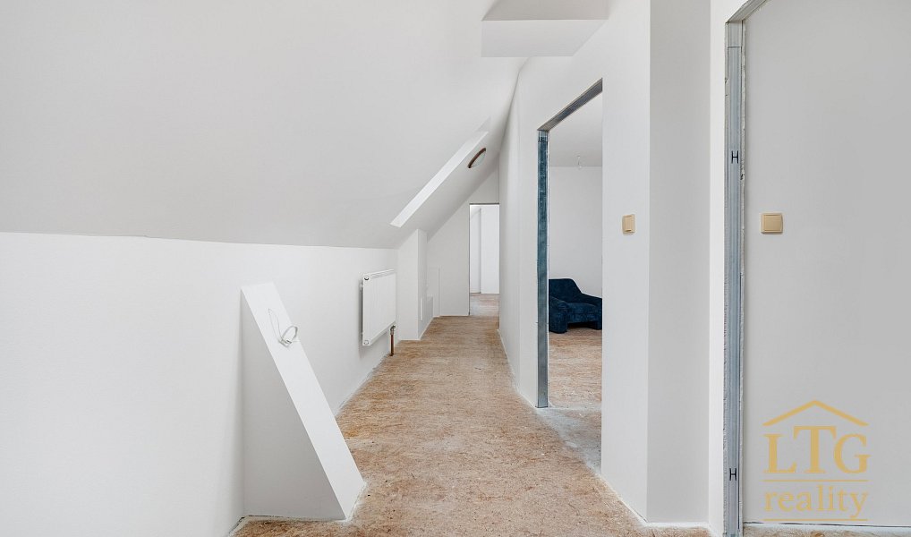 Prodej domu 197 m² s pozemkem 808 m², Petrovice – náhled fotky 18