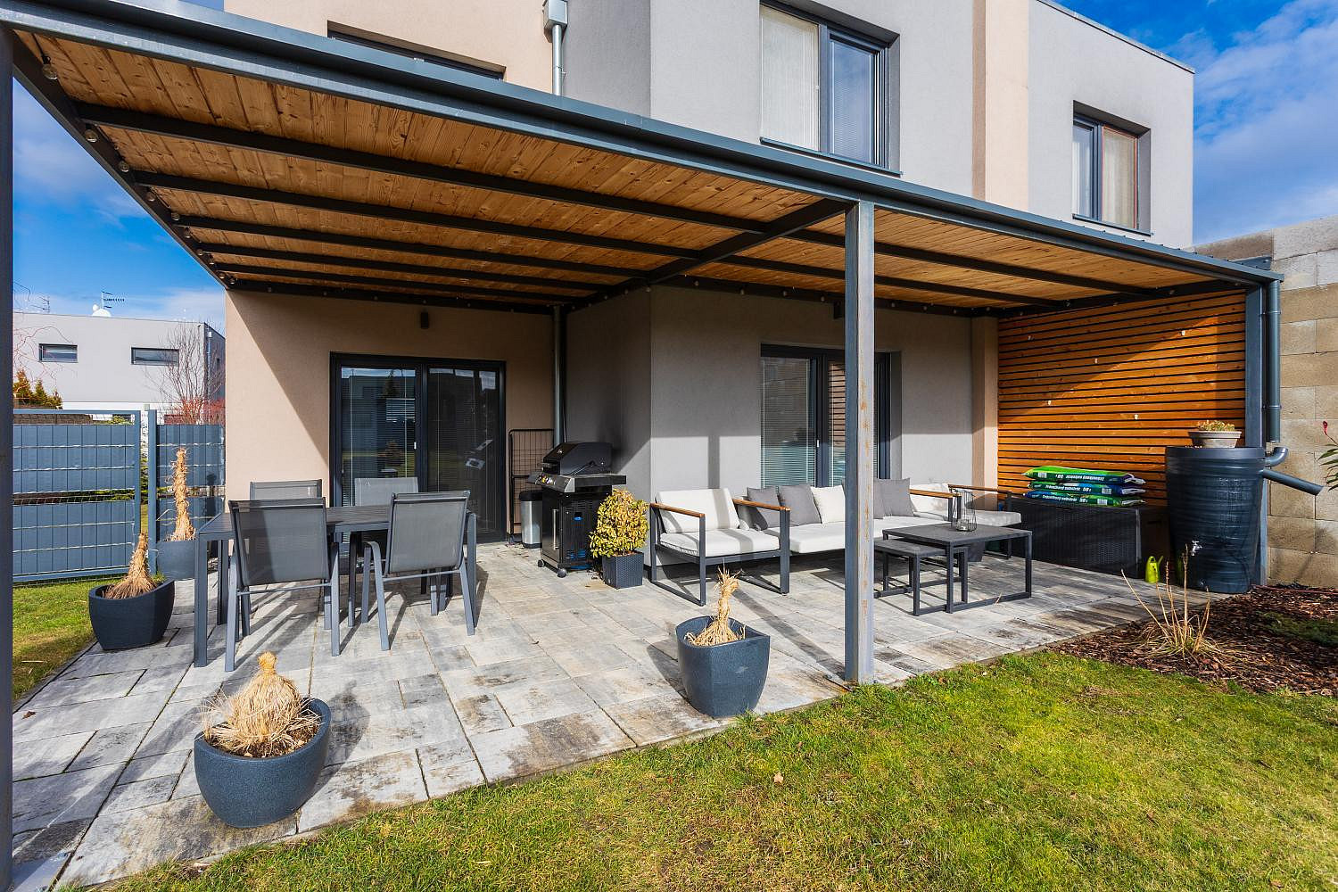 Prodej domu 120 m² s pozemkem 646 m² — photo 2