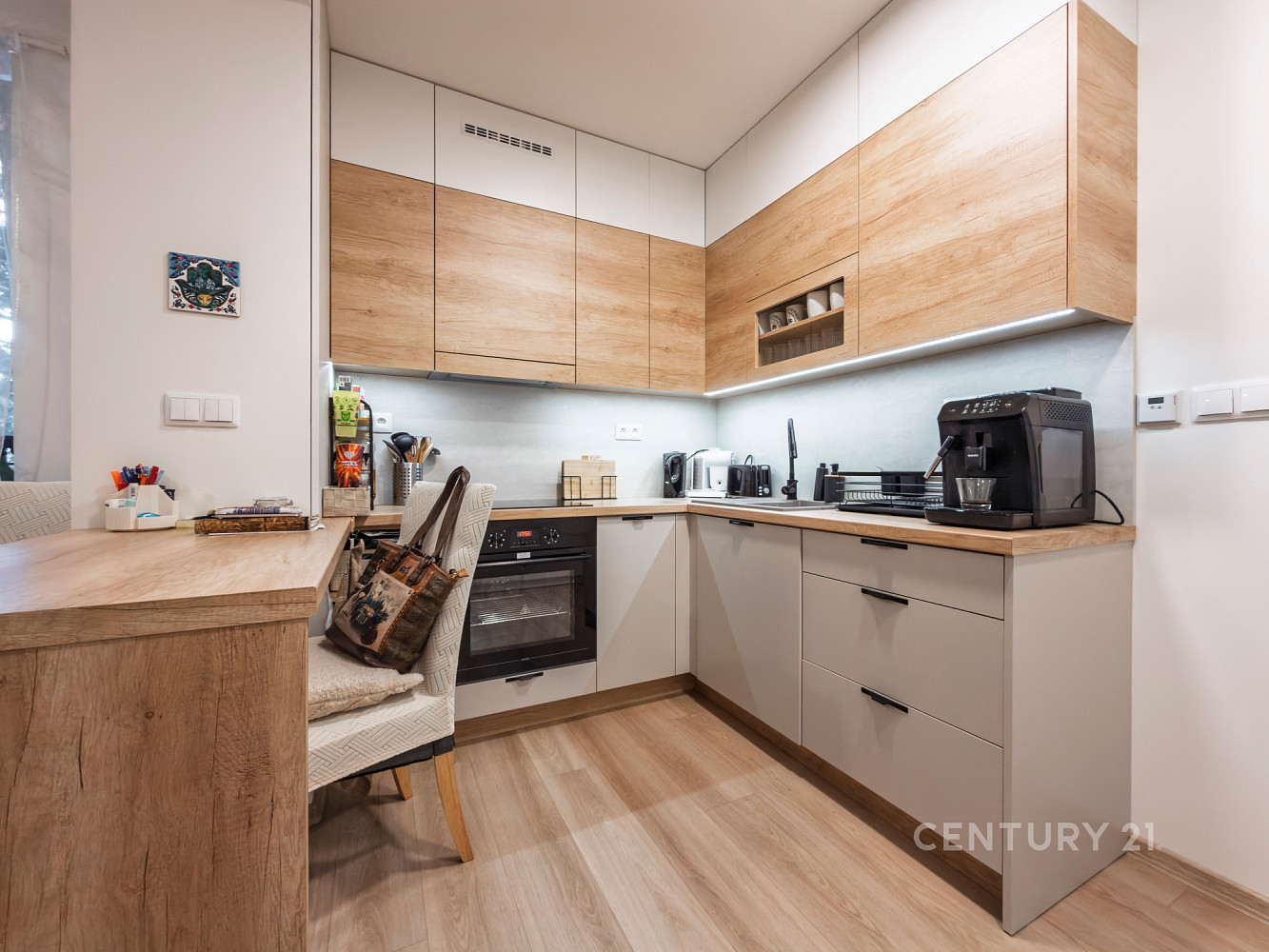 Pronájem bytu 1+kk 34 m² – fotografie 2