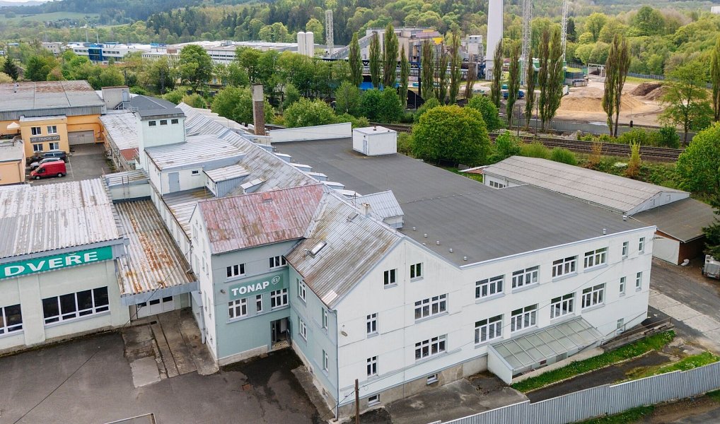 Prodej výrobních prostor 11 439 m², Ostrov – náhled fotky 2