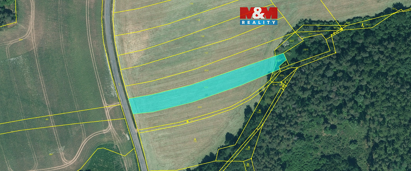 Prodej pole 2 951 m²