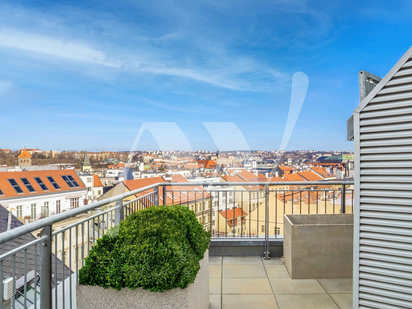 Pronájem kanceláře 144 m² — photo 2