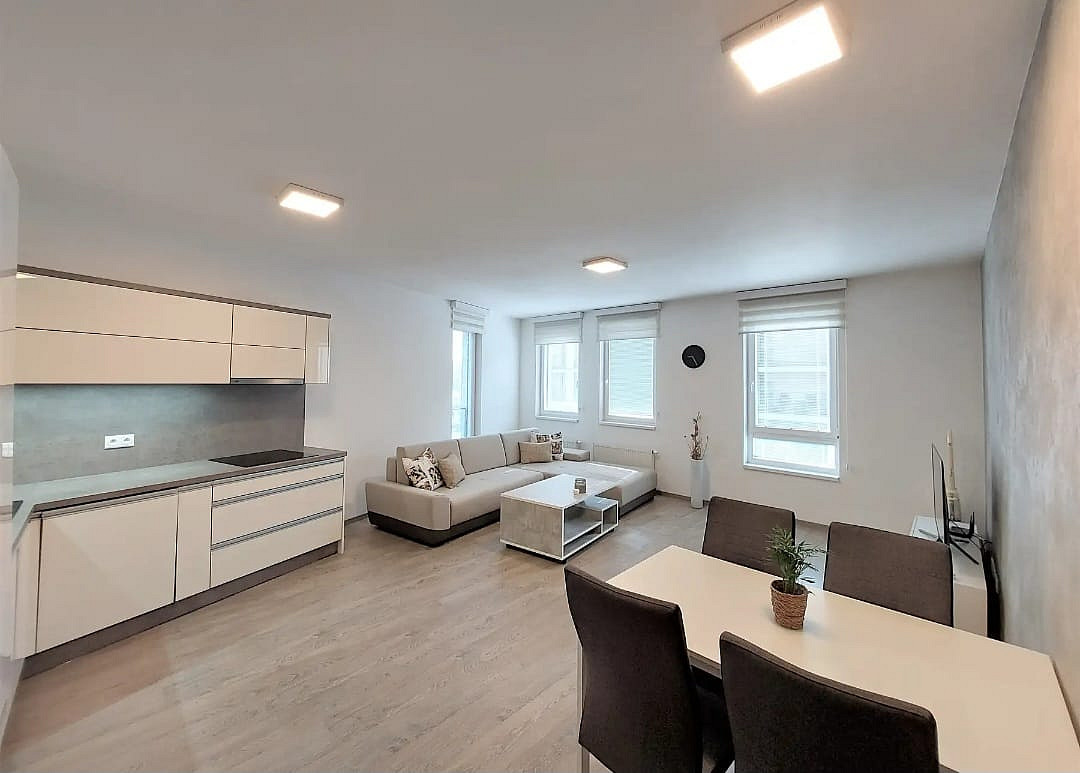 Pronájem bytu 3+kk 74 m² – fotografie 4