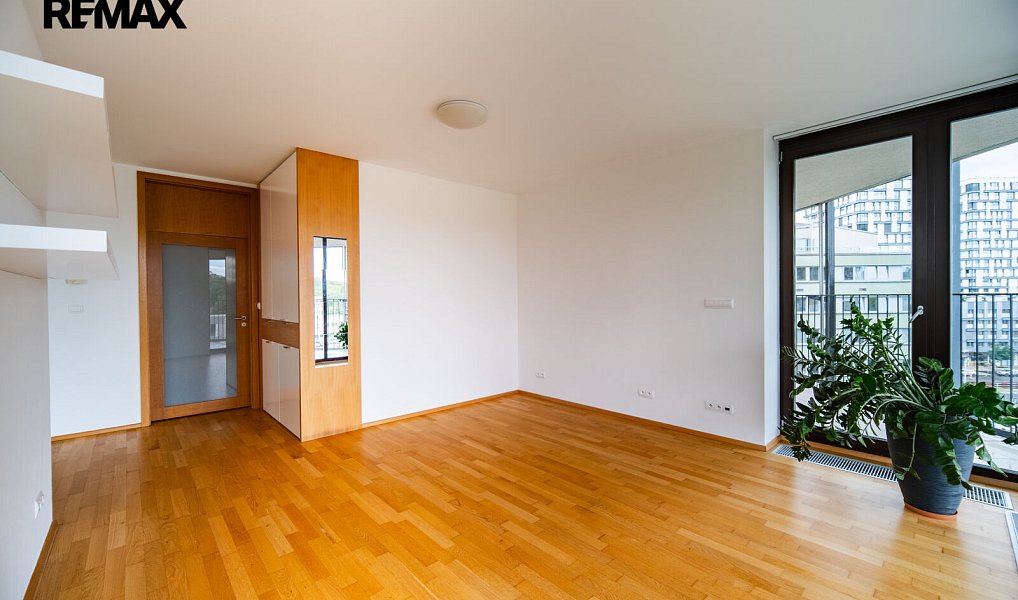 Pronájem bytu 1+kk 44 m², Praha – náhled fotky 5