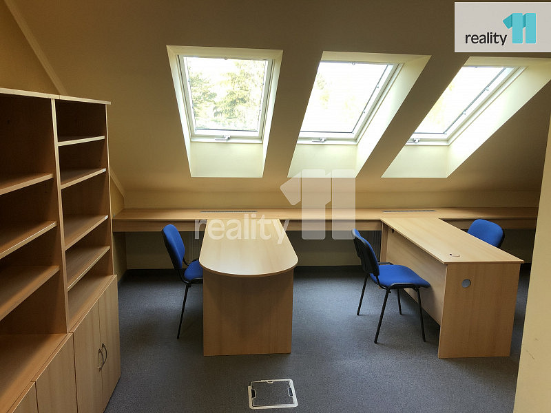 Pronájem kanceláře 33 m² — photo 2