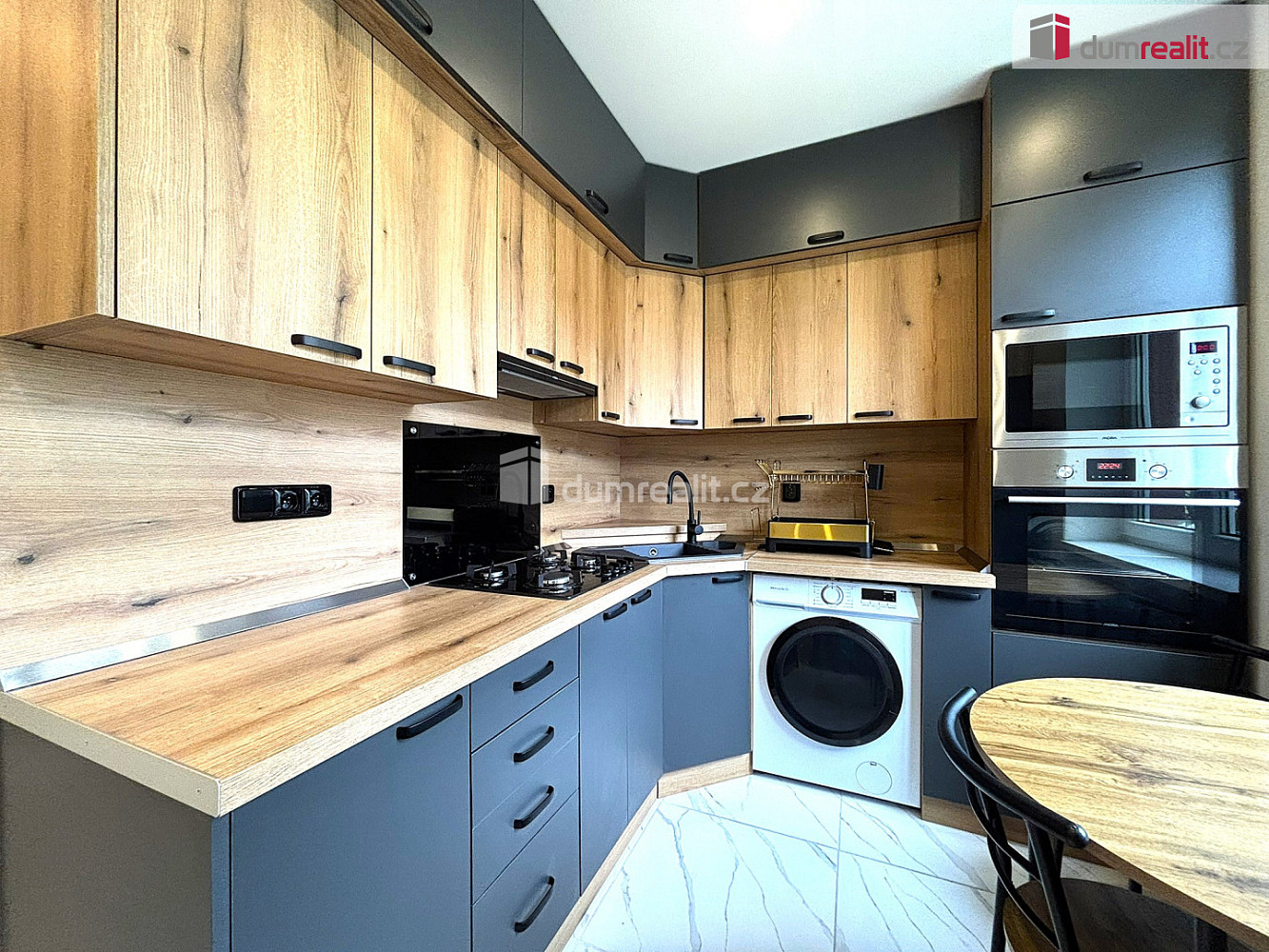 Prodej bytu 2+1 53 m² — photo 2