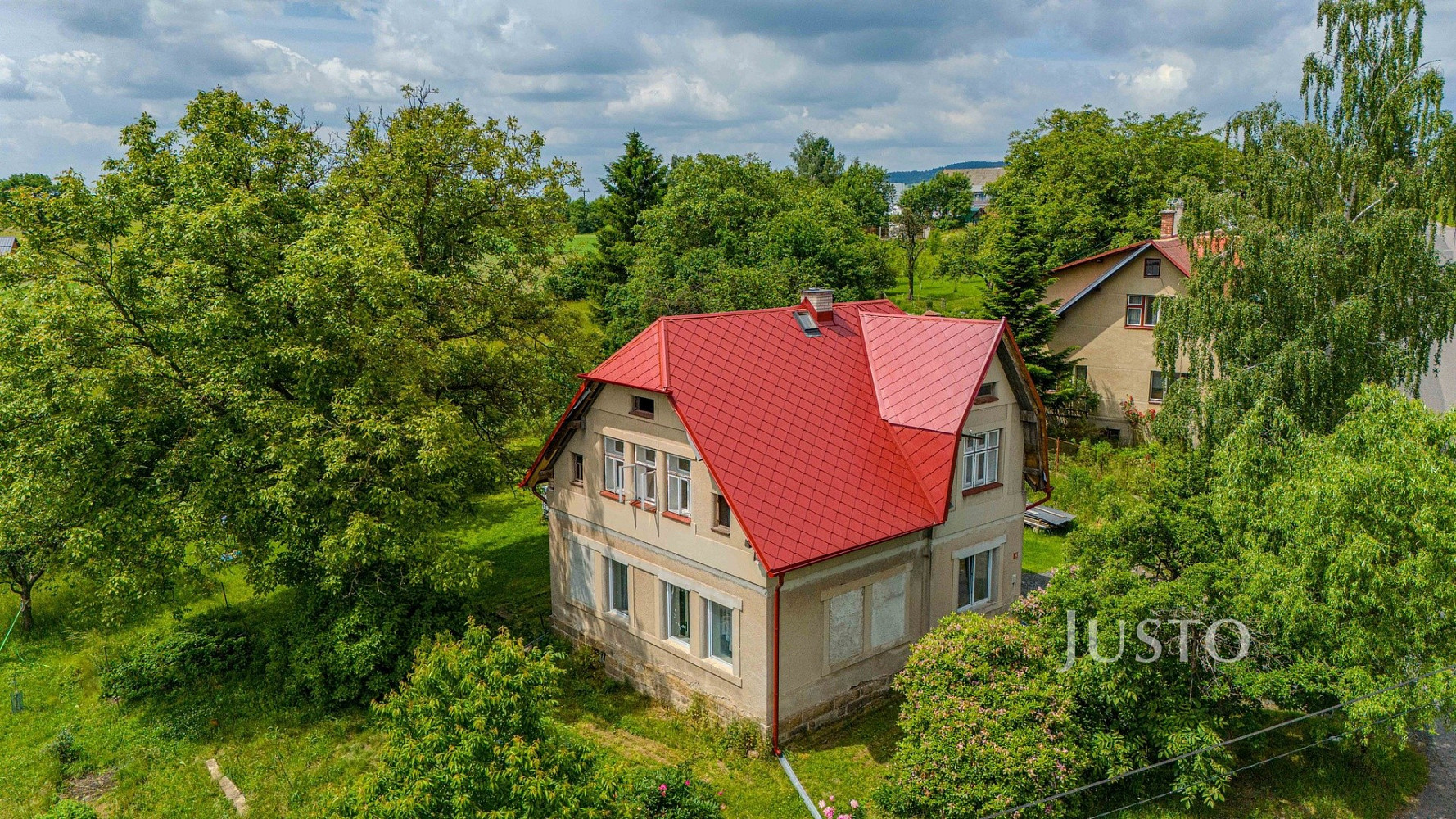 Prodej domu 180 m² s pozemkem 1 758 m²